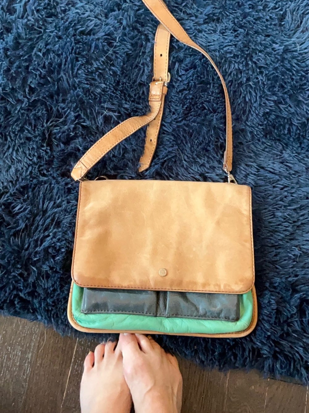 Classic Tan Leather Crossbody Bag with Green Accent